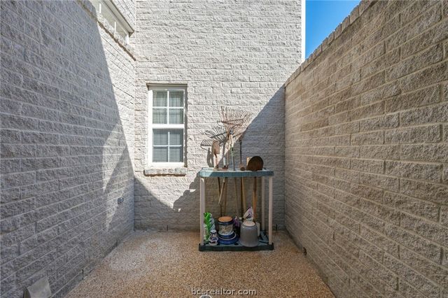 4754 Stonebriar Circle, College Station, TX 77845