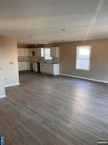 63 5th Street, Paterson, NJ 07522