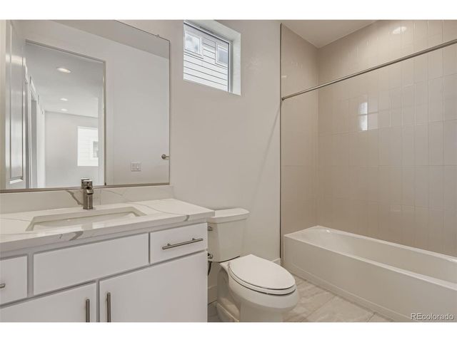 10886 E Hinsdale Cir, Centennial, CO 80112