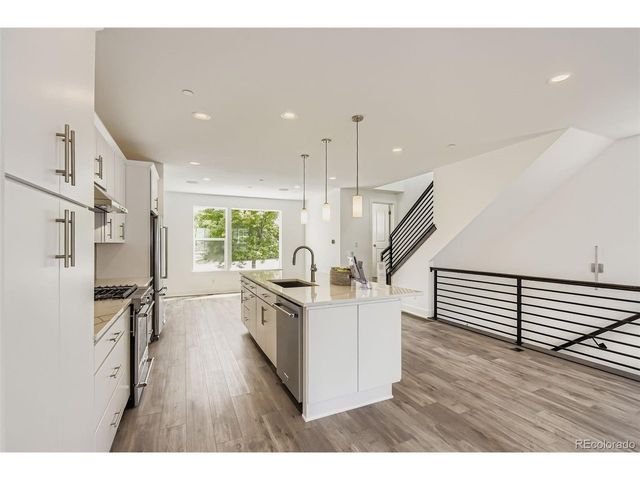 10886 E Hinsdale Cir, Centennial, CO 80112