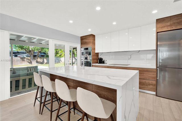 8265 SW 149th Dr, Palmetto Bay, FL 33158