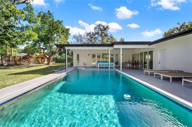 8265 SW 149th Dr, Palmetto Bay, FL 33158