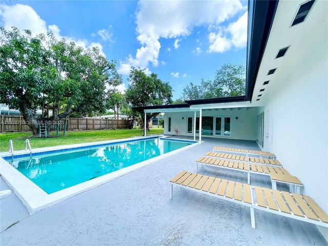 8265 SW 149th Dr, Palmetto Bay, FL 33158