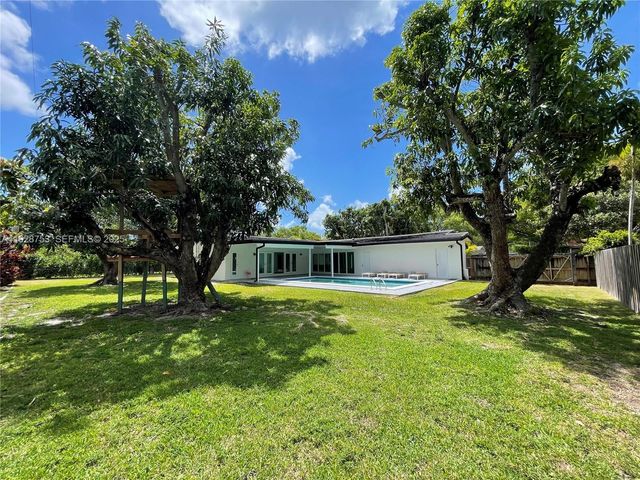 8265 SW 149th Dr, Palmetto Bay, FL 33158