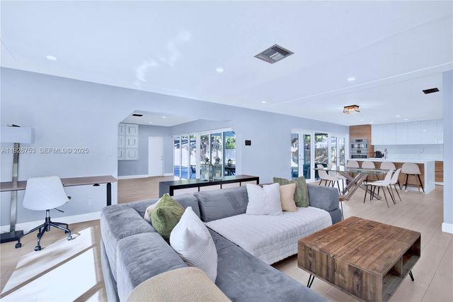 8265 SW 149th Dr, Palmetto Bay, FL 33158