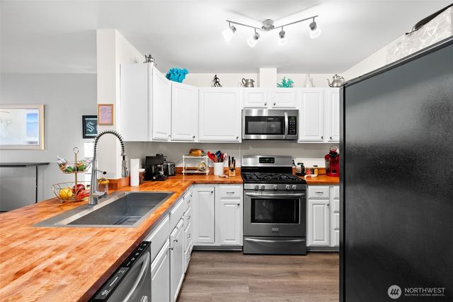 3311 New Hope Circle, Bremerton, WA 98312