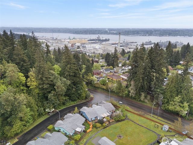 3311 New Hope Circle, Bremerton, WA 98312