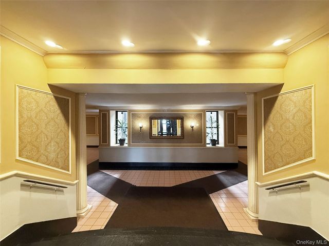 7540 Austin Street 5FL, Forest Hills, NY 11375