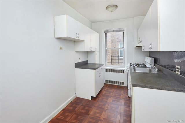 7540 Austin Street 5FL, Forest Hills, NY 11375