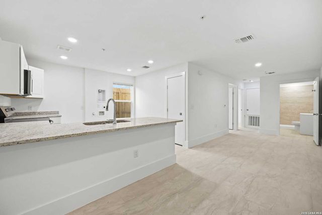 138 Ware Blvd Unit 1102, San Antonio, TX 78221