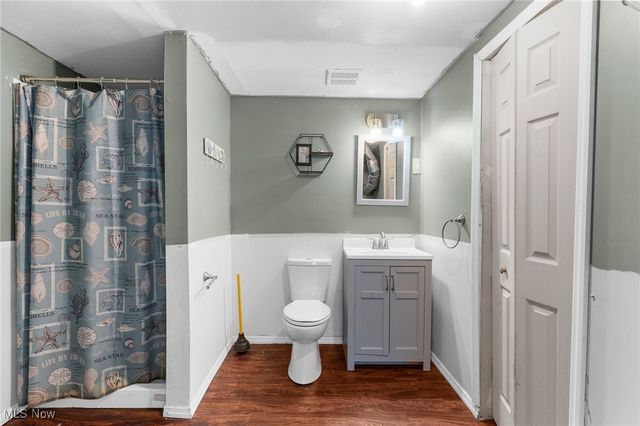 200 Hamrock Drive, Campbell, OH 44405