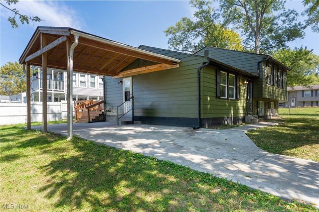 200 Hamrock Drive, Campbell, OH 44405