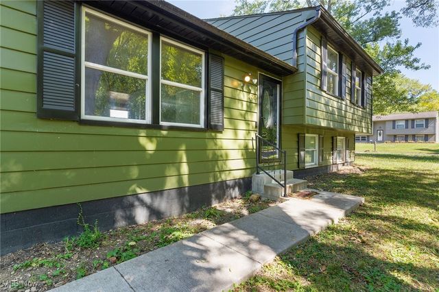 200 Hamrock Drive, Campbell, OH 44405