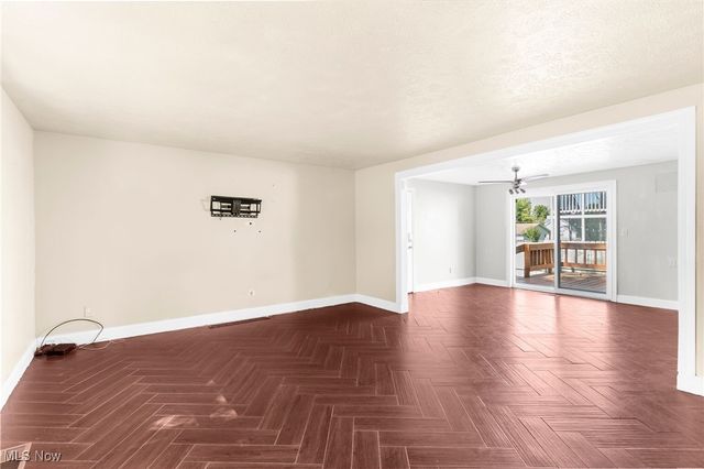 200 Hamrock Drive, Campbell, OH 44405