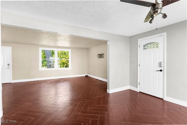 200 Hamrock Drive, Campbell, OH 44405