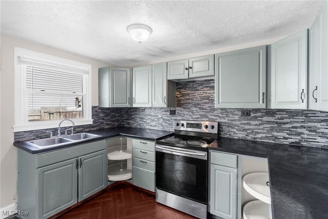 200 Hamrock Drive, Campbell, OH 44405