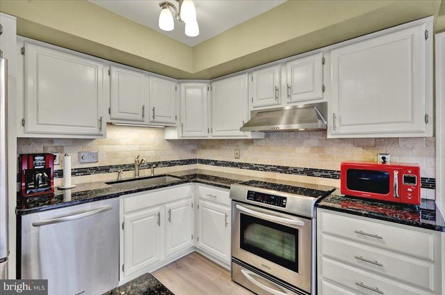 11 VALLEY DR, Birdsboro, PA 19508