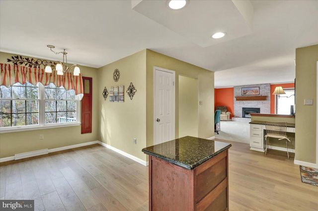 11 VALLEY DR, Birdsboro, PA 19508