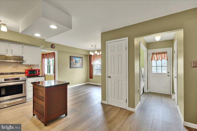 11 VALLEY DR, Birdsboro, PA 19508