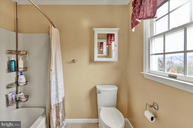 11 VALLEY DR, Birdsboro, PA 19508