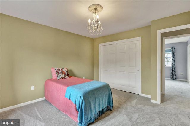 11 VALLEY DR, Birdsboro, PA 19508