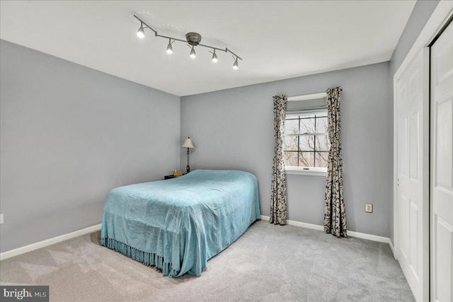 11 VALLEY DR, Birdsboro, PA 19508