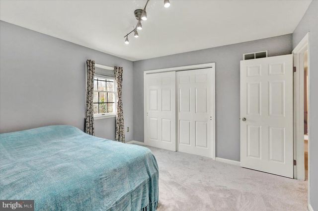 11 VALLEY DR, Birdsboro, PA 19508