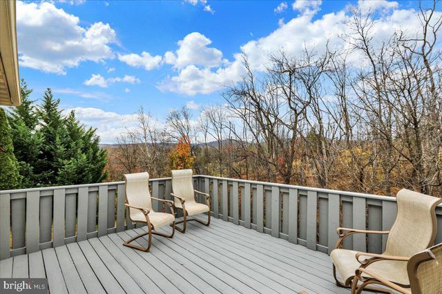 11 VALLEY DR, Birdsboro, PA 19508