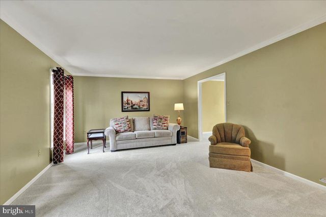 11 VALLEY DR, Birdsboro, PA 19508