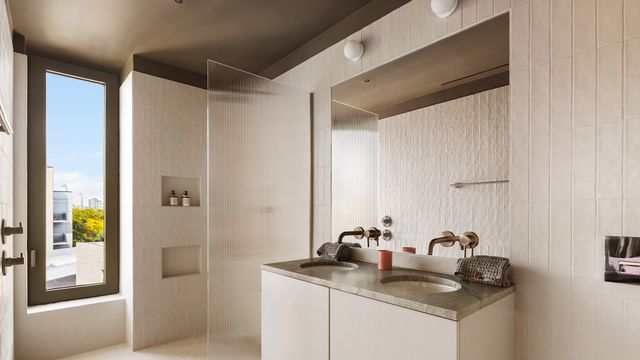 144 VANDERBILT Avenue TH2, New York City, NY 11205