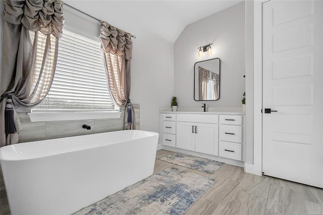 2261 Jackson Lane, Blanchard, OK 73010