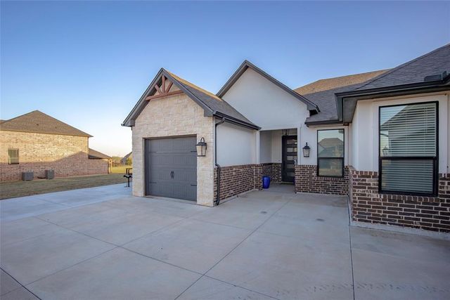 2261 Jackson Lane, Blanchard, OK 73010