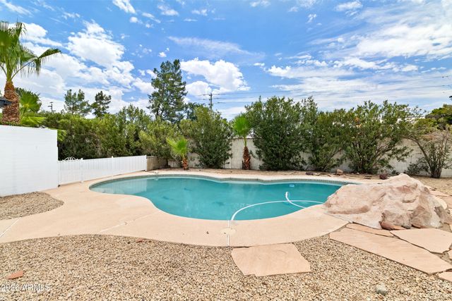 4317 E LUDLOW Drive, Phoenix, AZ 85032