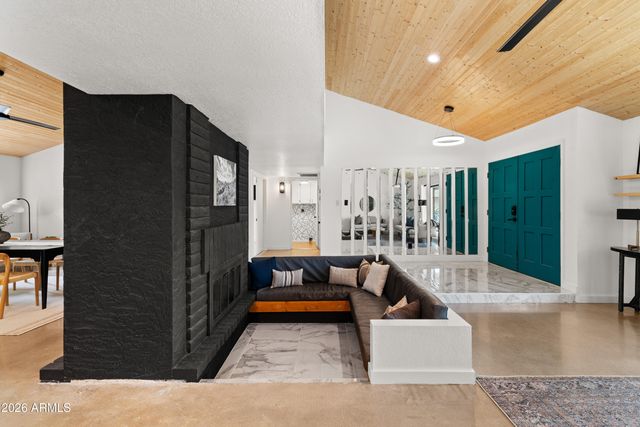 4317 E LUDLOW Drive, Phoenix, AZ 85032