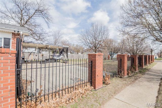 304 W Howard Street, Malden, MO 63863