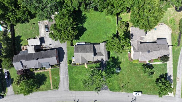 1207 Kenwood Dr, Nashville, TN 37216