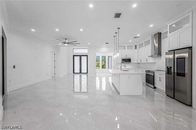2840 Golden Gate BLVD W, Naples, FL 34120