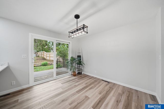 5720 S 50 Street, Lincoln, NE 68516