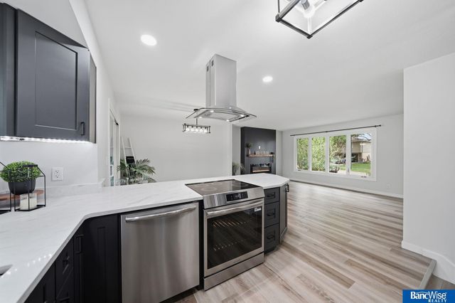5720 S 50 Street, Lincoln, NE 68516