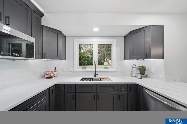 5720 S 50 Street, Lincoln, NE 68516