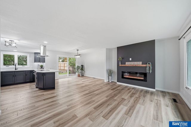 5720 S 50 Street, Lincoln, NE 68516