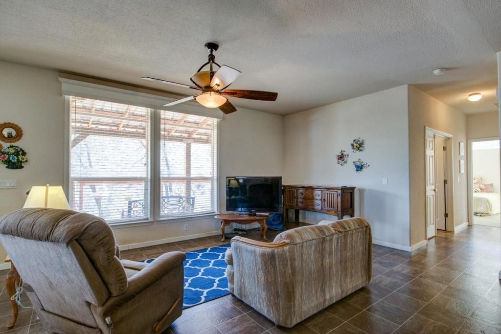 Image 10 of property listing at 17997 Del Puerto Canyon Road, Patterson, CA 95363