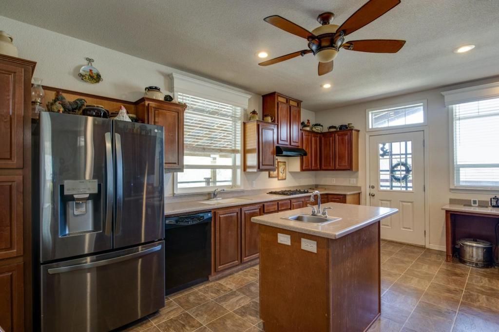Image 12 of property listing at 17997 Del Puerto Canyon Road, Patterson, CA 95363