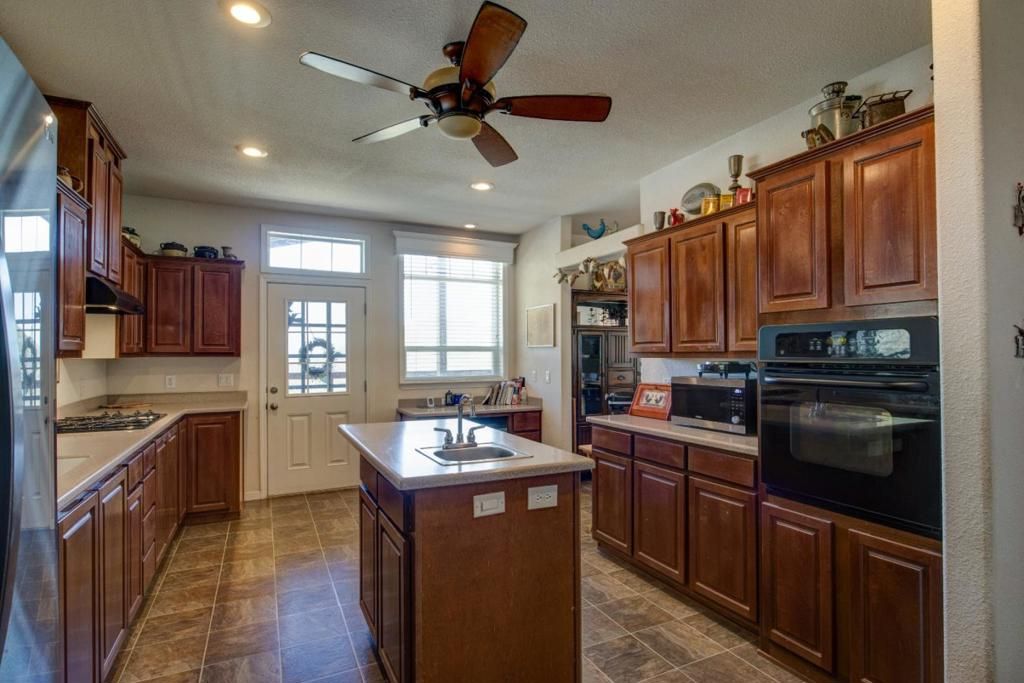 Image 13 of property listing at 17997 Del Puerto Canyon Road, Patterson, CA 95363