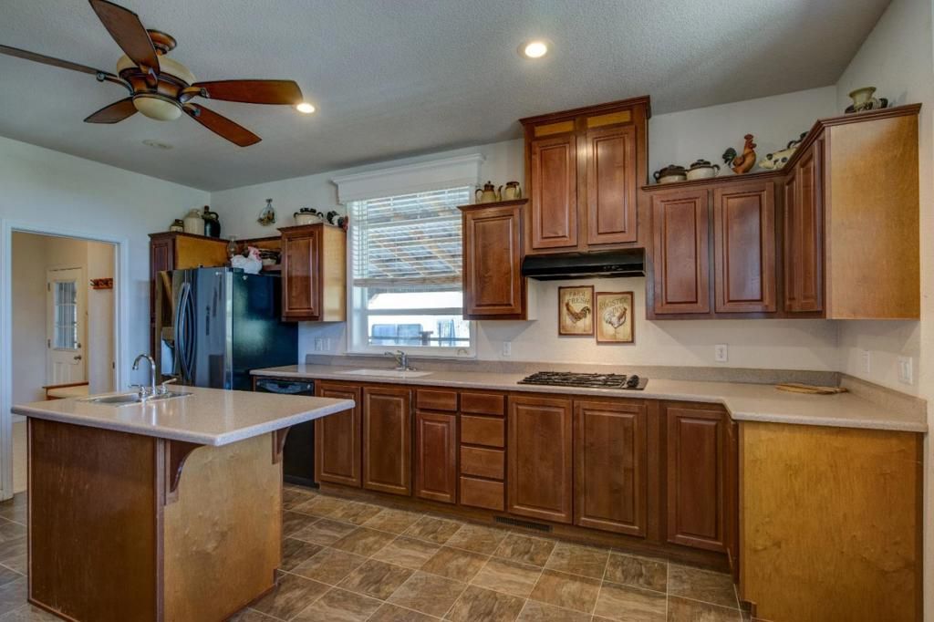 Image 15 of property listing at 17997 Del Puerto Canyon Road, Patterson, CA 95363