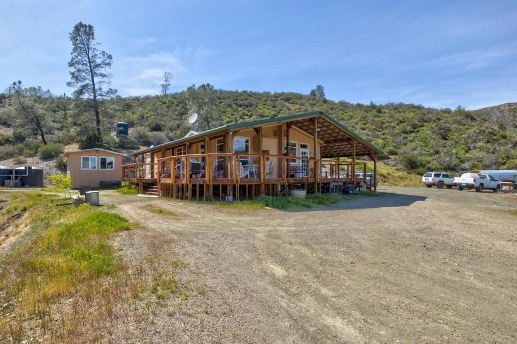 Image 28 of property listing at 17997 Del Puerto Canyon Road, Patterson, CA 95363