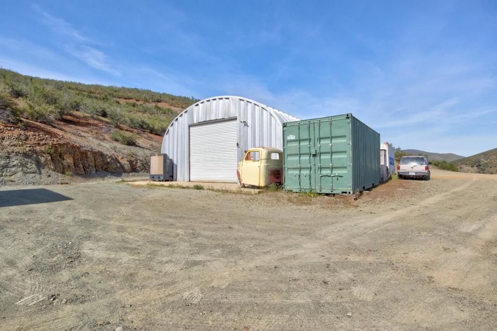 Image 29 of property listing at 17997 Del Puerto Canyon Road, Patterson, CA 95363