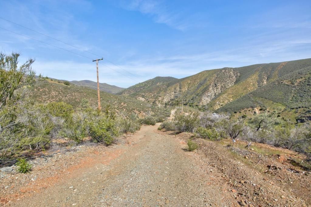 Image 32 of property listing at 17997 Del Puerto Canyon Road, Patterson, CA 95363