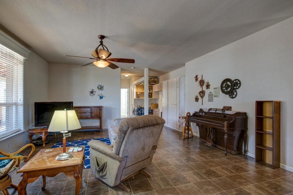 Image 9 of property listing at 17997 Del Puerto Canyon Road, Patterson, CA 95363