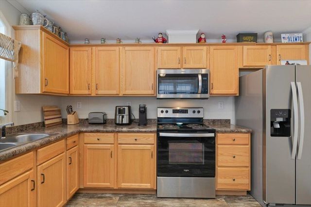 53 Hagop Road, Salem, NH 03079